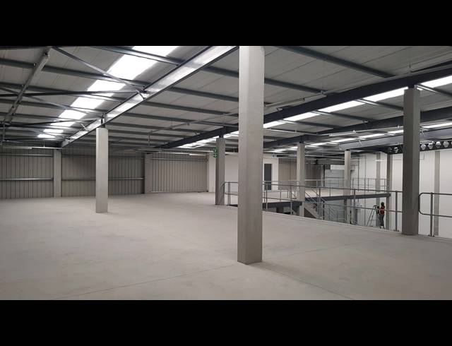 1,006M² FACTORY TO LET IN STIKLAND